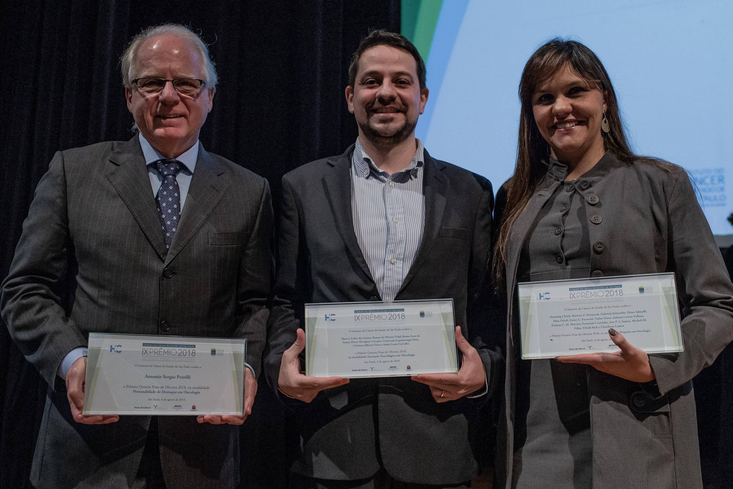 Pesquisa que usou corante para combater câncer ganha prêmio de oncologia